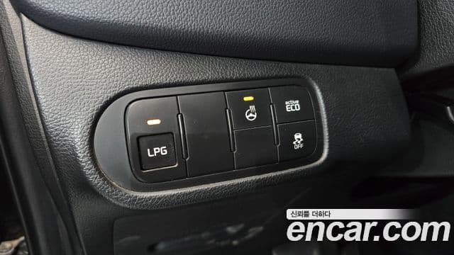 Kia All New Carens Prestige, 2015 17