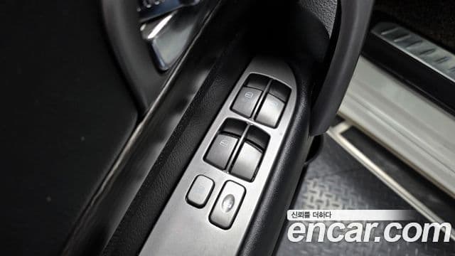 KG모빌리티(SsangYong) Korando 투리스모 4WD outdoor Edition 9인승, 2017 17