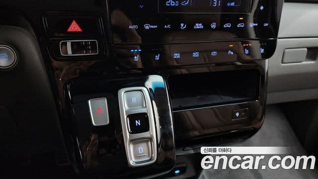 Hyundai Staria Inspiration, 2025 9