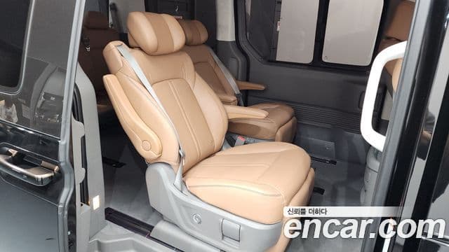 Hyundai Staria Inspiration, 2025 12