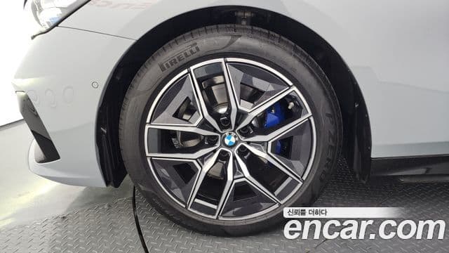 BMW 5시리즈 (G60) 520i M Sport, 2025 все фото