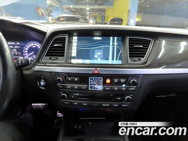 Genesis G80 Sport, 2017 12