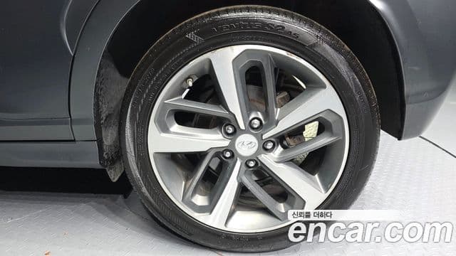 Hyundai Kona Modern Art, 2018 все фото