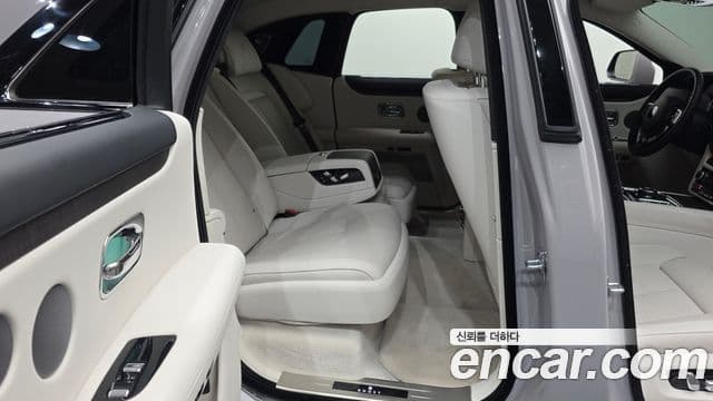 Rolls-Royce 고스트 2세대, 2024 12