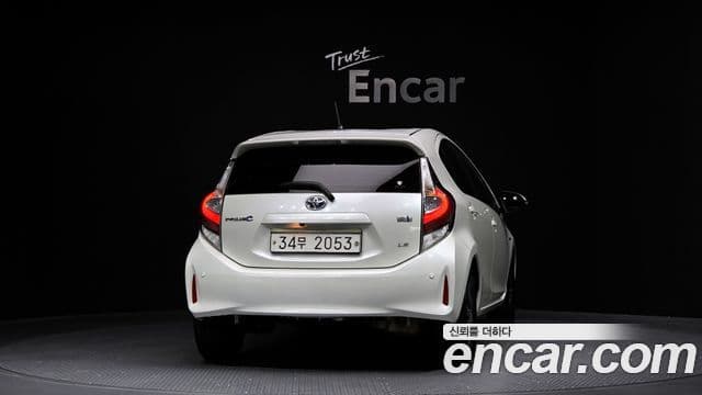 Toyota 프리우스 C, 2019 4