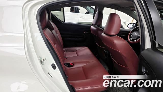 Toyota 프리우스 C, 2019 12