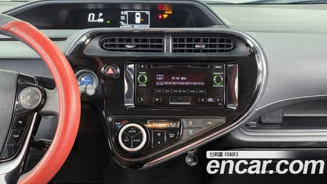 Toyota 프리우스 C, 2019 14