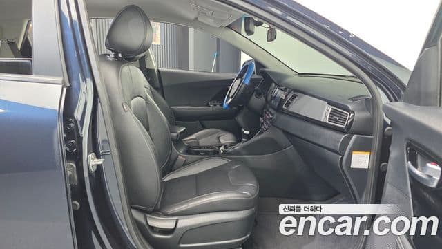 Kia Niro Prestige, 2018 11