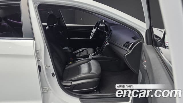 Hyundai Avante AD 1.6 GDI Value Plus, 2018 12