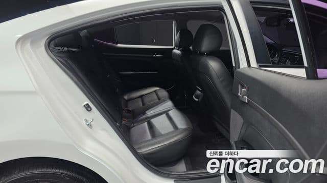 Hyundai Avante AD 1.6 GDI Value Plus, 2018 13