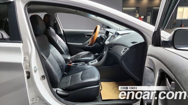 Hyundai Avante MD Luxury, 2012 10