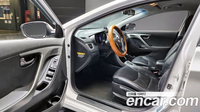 Hyundai Avante MD Luxury, 2012 11