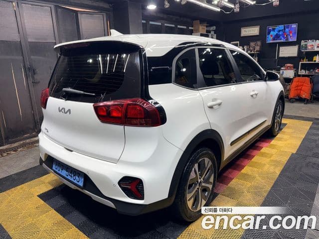 Kia Niro Plus Light (таксомоторный тип), 2023 2