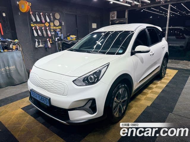Kia Niro Plus Light (таксомоторный тип), 2023 3