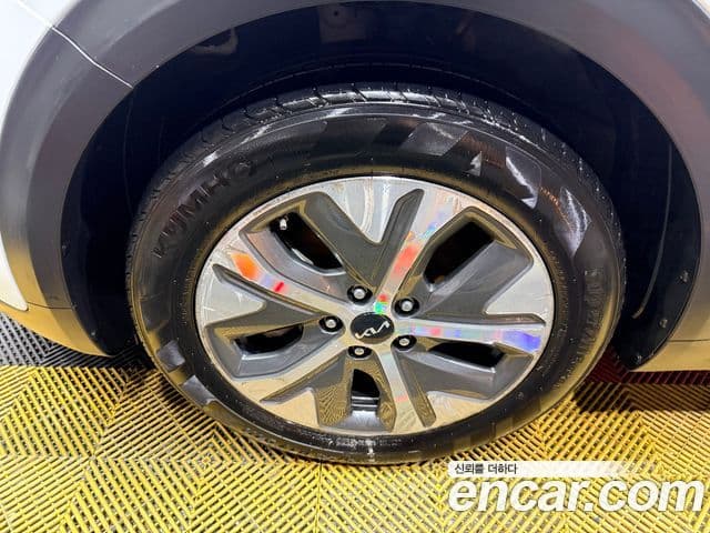 Kia Niro Plus Light (таксомоторный тип), 2023 все фото