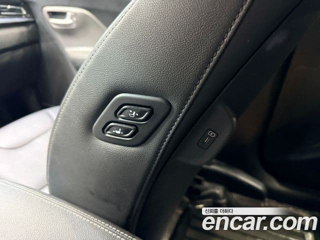 Kia Niro Plus Light (таксомоторный тип), 2023 6