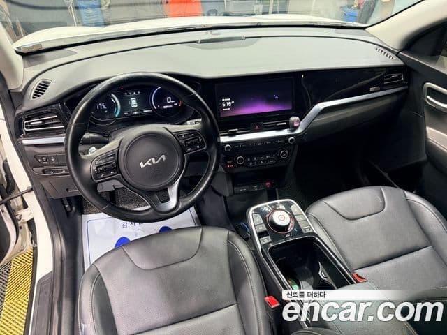 Kia Niro Plus Light (таксомоторный тип), 2023 12