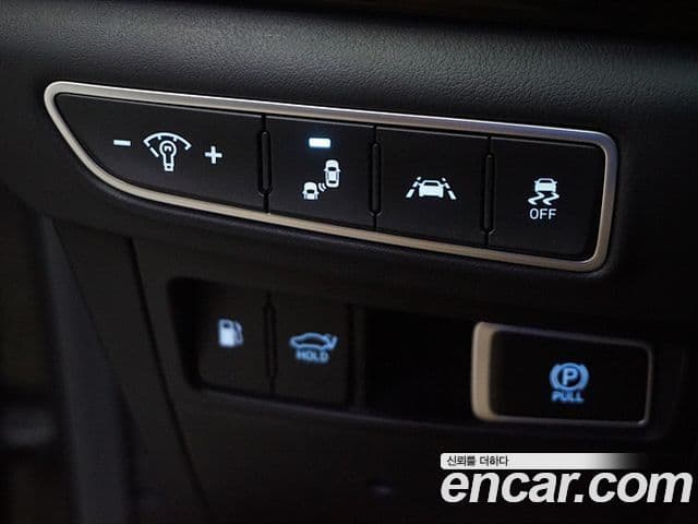 Genesis G90 Luxury, 2019 17