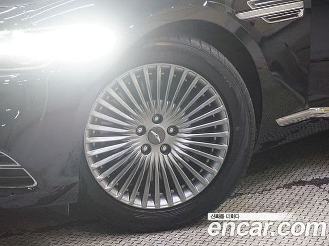 Genesis G90 Luxury, 2019 20