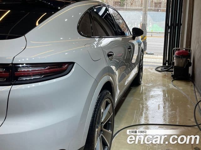 Porsche Cayenne (PO536) 3.0 E-гибрид купе Platinum Edition, 2023 6