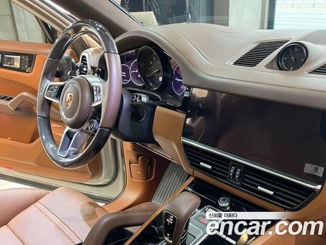 Porsche Cayenne (PO536) 3.0 E-гибрид купе Platinum Edition, 2023 12