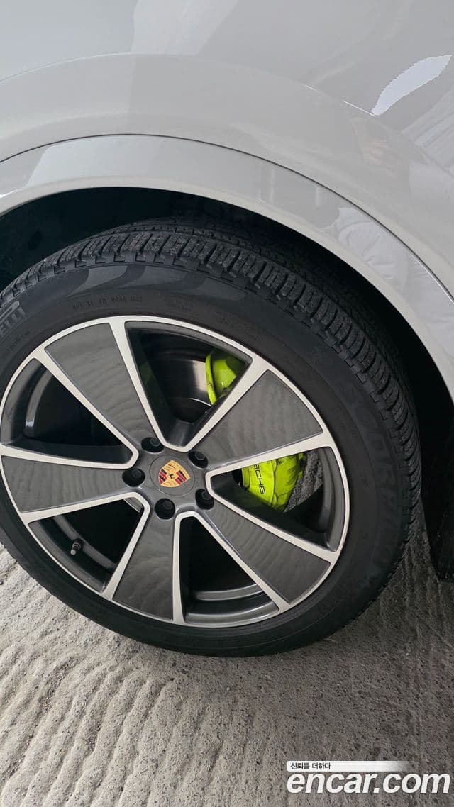 Porsche Cayenne (PO536) 3.0 E-гибрид купе Platinum Edition, 2023 15