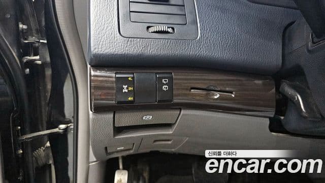 KG모빌리티(SsangYong) Korando 투리스모 4WD TX 9인승, 2016 14