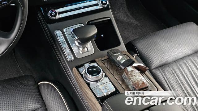 Genesis G90 Premium Luxury, 2020 9