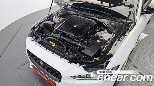 Jaguar XE Prestige, 2017 6