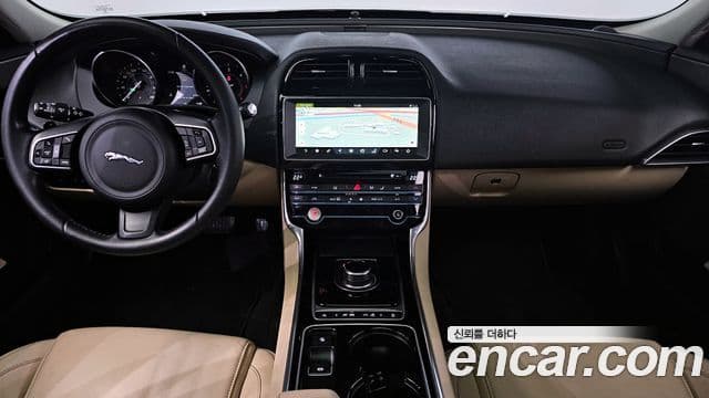 Jaguar XE Prestige, 2017 7