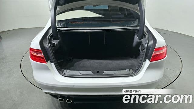 Jaguar XE Prestige, 2017 20