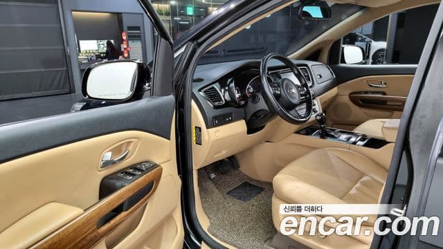 Kia All New Carnival Prestige, 2015 11