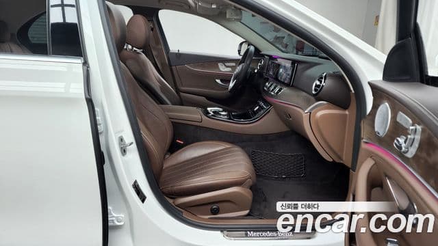 Mercedes-Benz E-класс W213 Exclusive, 2020 11