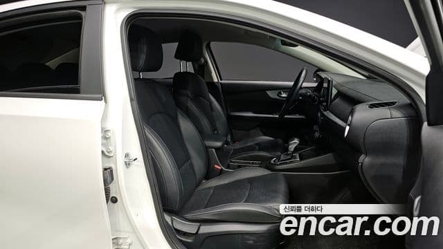 Kia The / новый New K3 2세대 Prestige, 2022 13