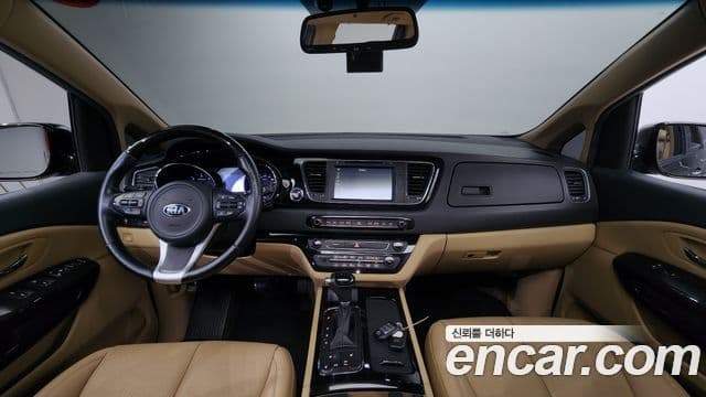Kia All New Carnival VIP, 2016 7