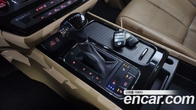 Kia All New Carnival VIP, 2016 9