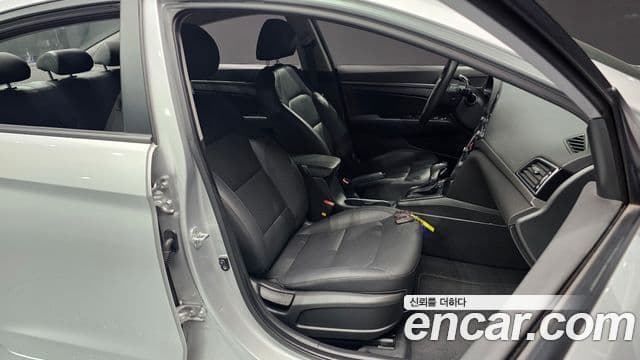 Hyundai Avante AD 1.6 GDI Value Plus, 2017 10