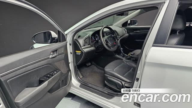 Hyundai Avante AD 1.6 GDI Value Plus, 2017 11