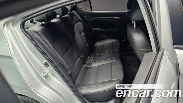 Hyundai Avante AD 1.6 GDI Value Plus, 2017 19