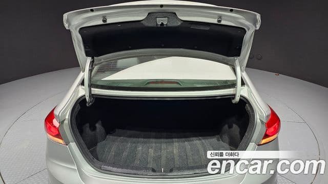 Hyundai Avante AD 1.6 GDI Value Plus, 2017 20