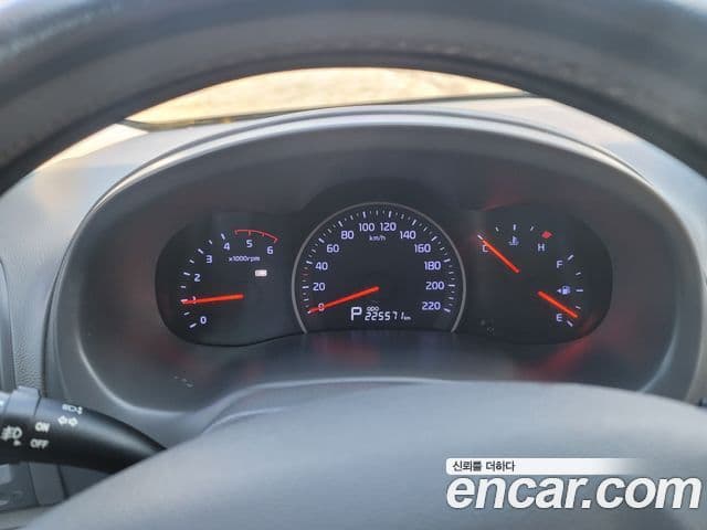 Kia Carnival R Premium, 2013 4