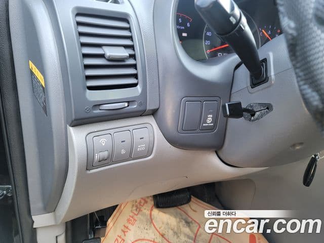 Kia Carnival R Premium, 2013 8