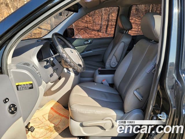 Kia Carnival R Premium, 2013 9