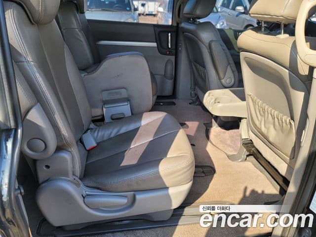 Kia Carnival R Premium, 2013 12