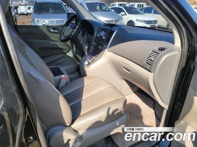 Kia Carnival R Premium, 2013 13