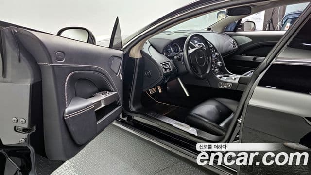 Aston Martin 라피드 1세대, 2010 11