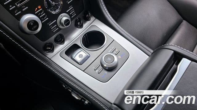 Aston Martin 라피드 1세대, 2010 17