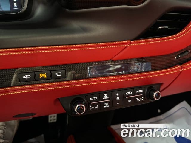 Ferrari F8 스파이더 3.9 V8, 2022 13