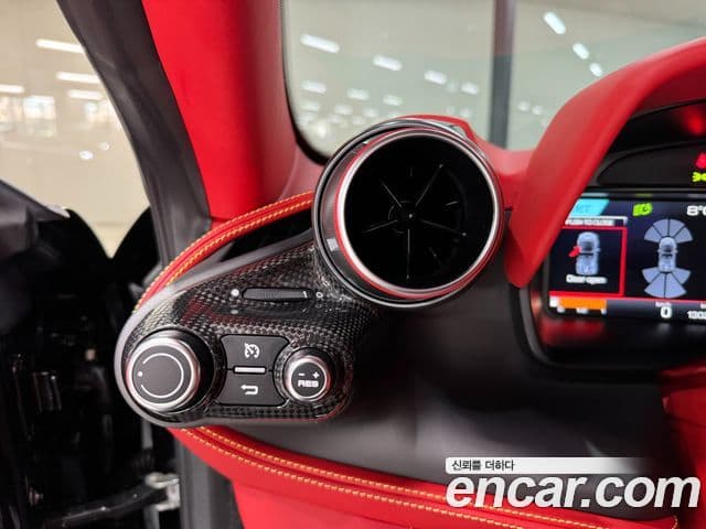 Ferrari F8 스파이더 3.9 V8, 2022 17