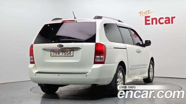 Kia Carnival R Grand Carnival GLX, 2010 2